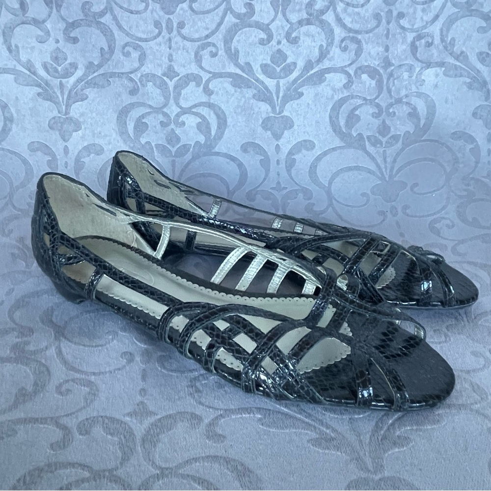 TALBOTS 'Song 3' Women's 9.5 Black Leather Strappy Slip-on Open-Air Shoes